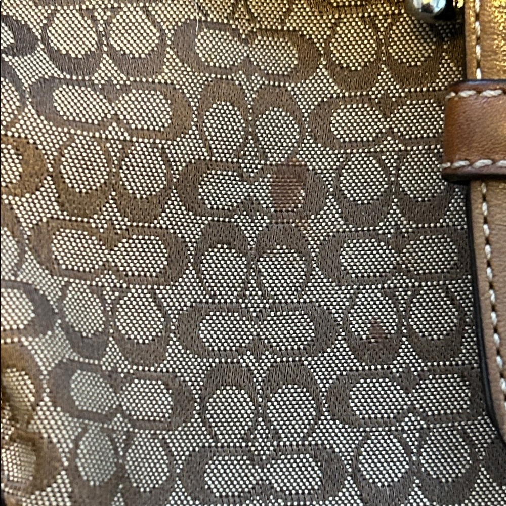 VTG Coach Signature Brown and Tan Patterned Shoulder Bag - Picture 3 of 14